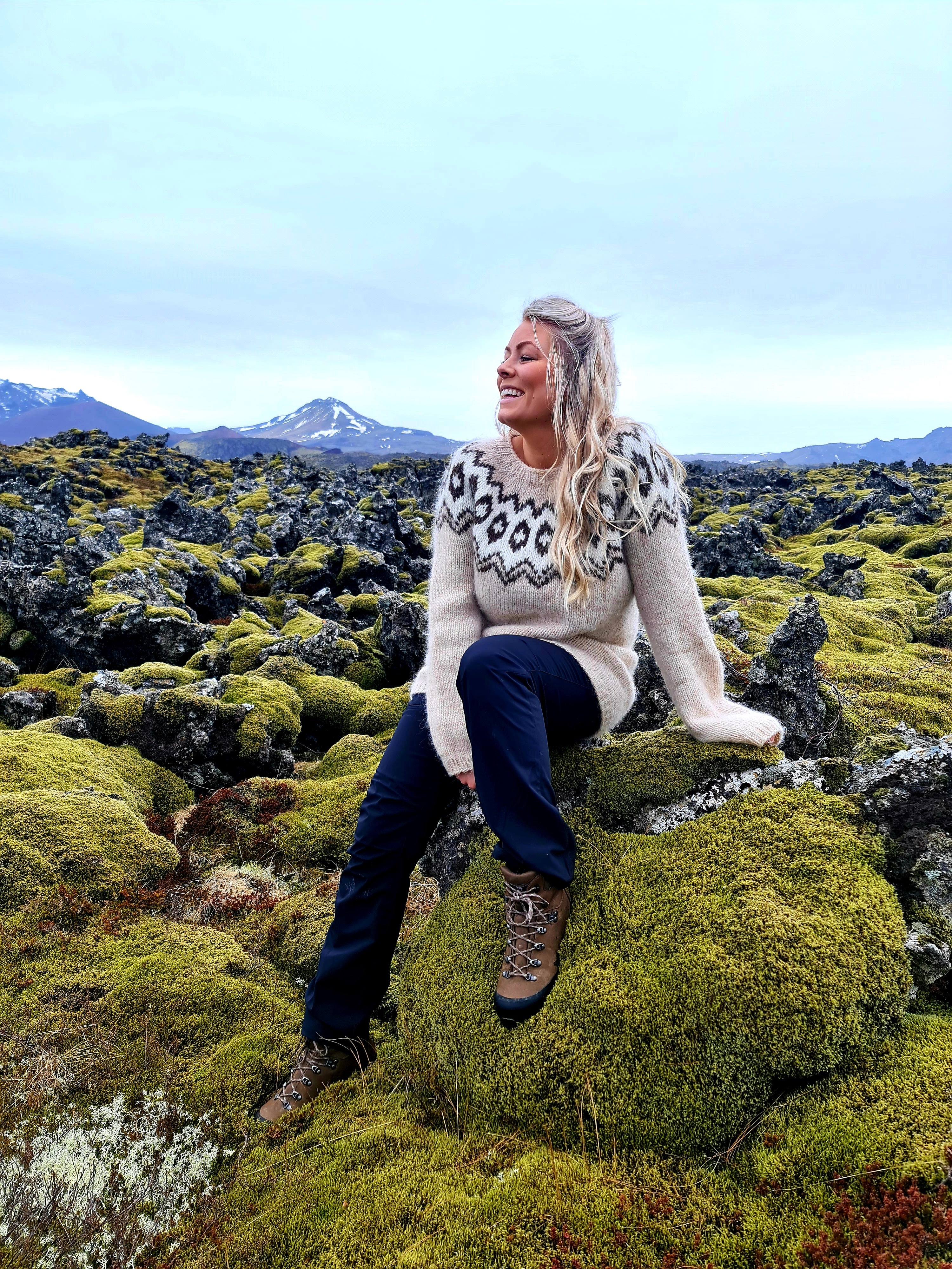 Handknitted Icelandic wool sweater. Wool from Iceland