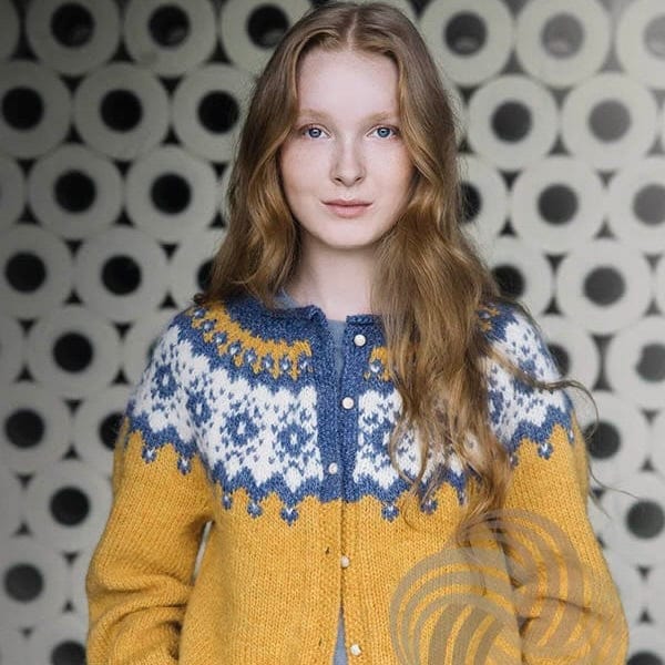 Knitting kits with Lettlopi wool yarn for women - Icelandic Sweaters