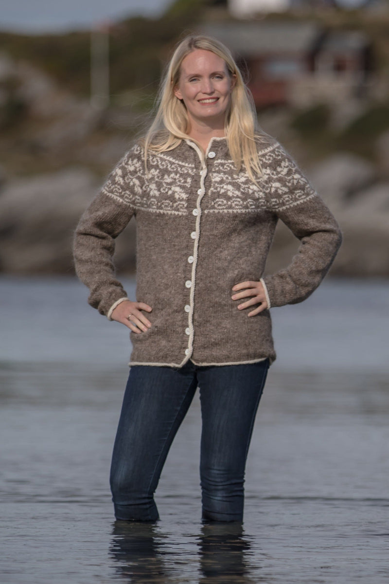Abelone Oatmeal Lettlopi Wool cardigan - Knitting Kit - The Icelandic Store