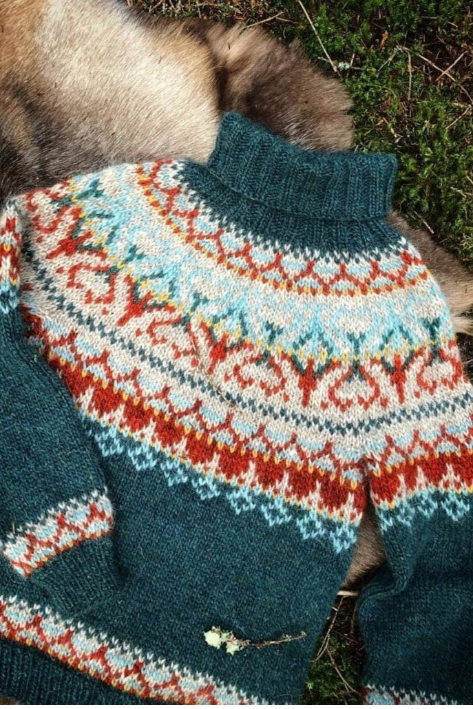 Alasuq Light Ash Heather and Golden Heather Wool Sweater - Alafosslopi Knitting Kit - The Icelandic Store