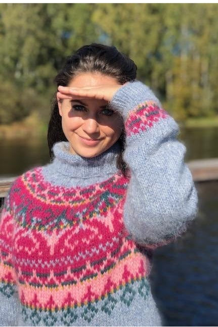 Alasuq Light Ash Heather and Golden Heather Wool Sweater - Alafosslopi Knitting Kit - The Icelandic Store