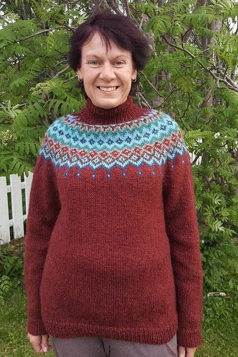 Amalie Lettlopi Red Wool sweater - Knitting Kit - The Icelandic Store