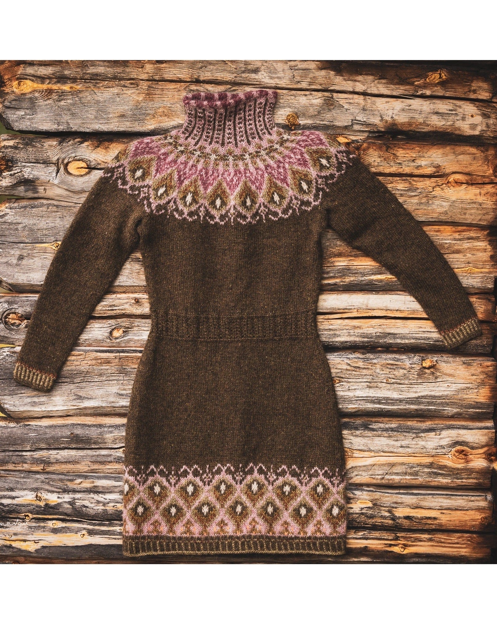 Afrodíta Greenish Long Sweater Dress - Knitting Kit - The Icelandic Store