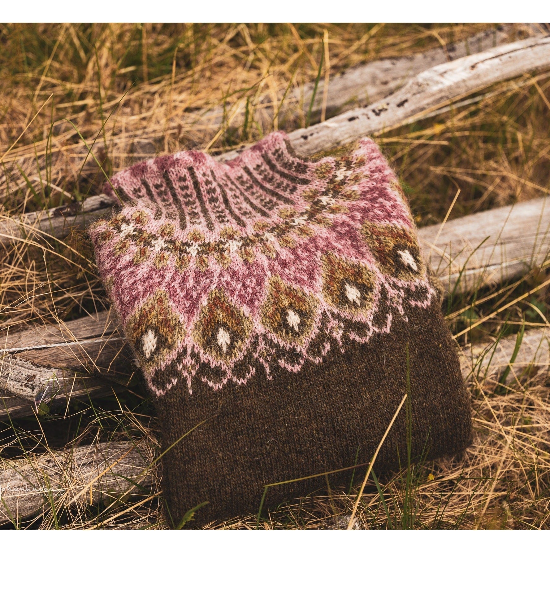 Afrodíta Greenish Long Sweater Dress - Knitting Kit - The Icelandic Store