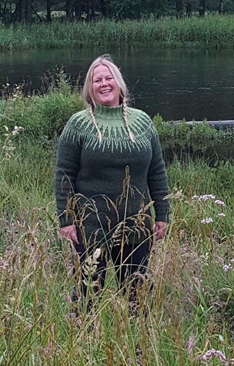 Arnar Icelandic sweater Pine Green - Knitting Kit - The Icelandic Store