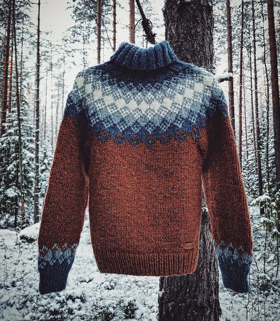 Hiutaleneule Amber Heather - Wool sweater knitting kit - The Icelandic Store