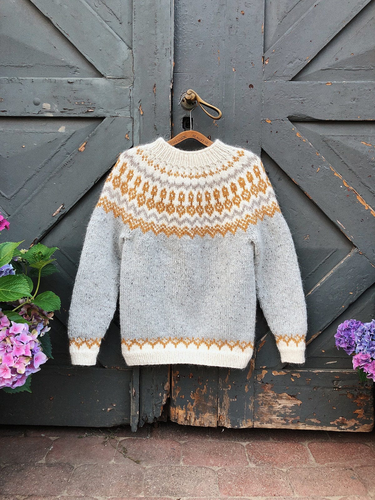 Easter Coarvegiella Alafoss Wool Sweater - Knitting kit - The Icelandic Store