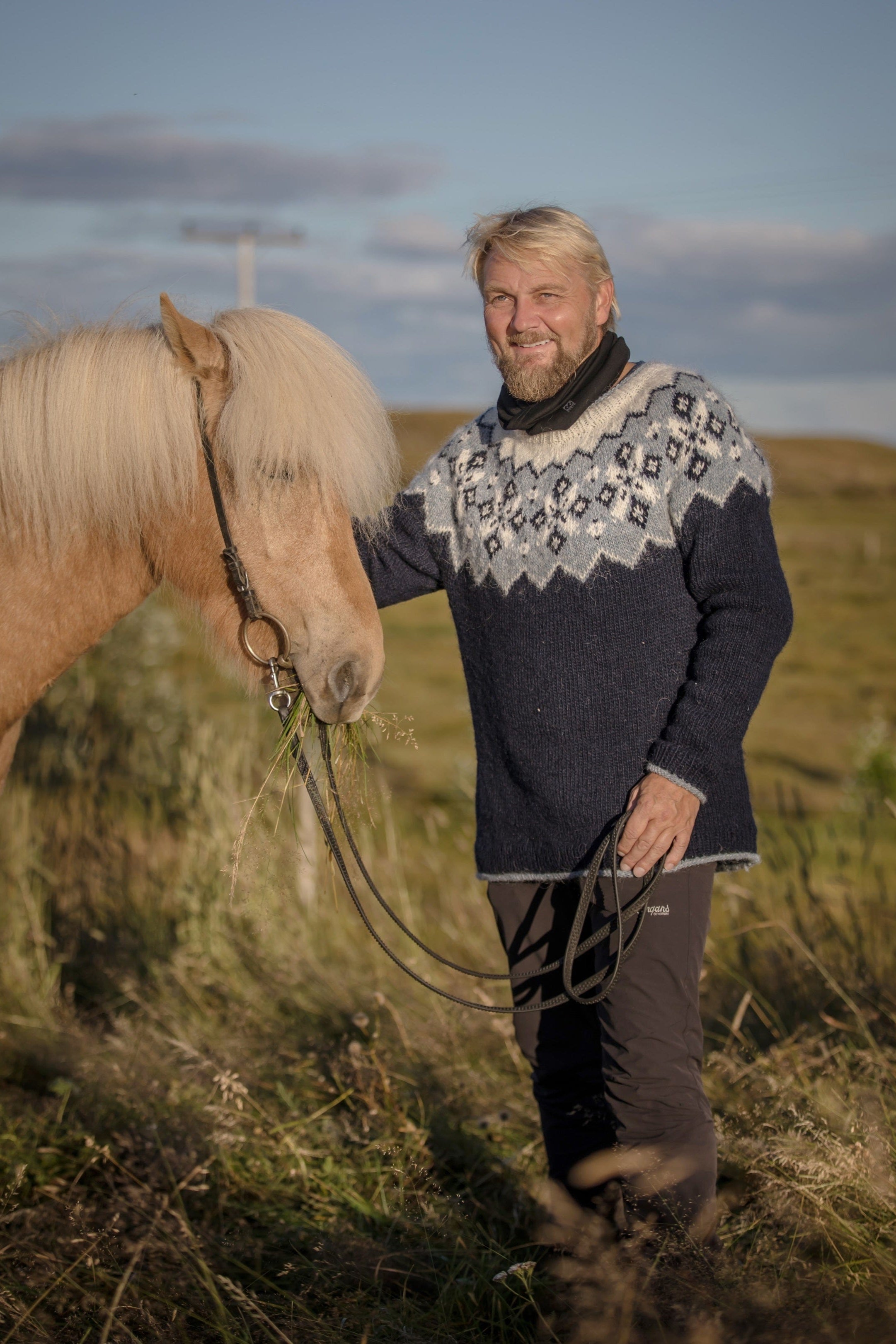 Eli Lettlopi Navy Blue Mens Sweater - Knitting Kit - The Icelandic Store