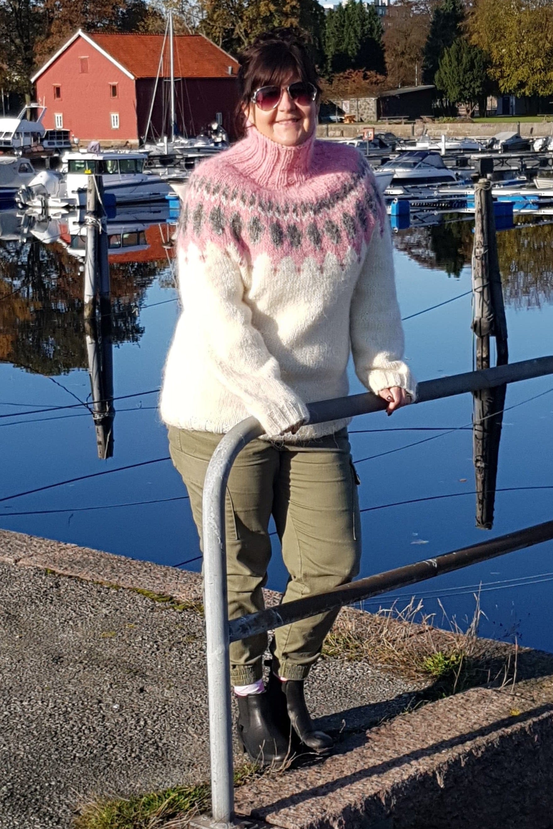 Finnbogi - Pink & White Wool Sweater Knitting Kit - The Icelandic Store