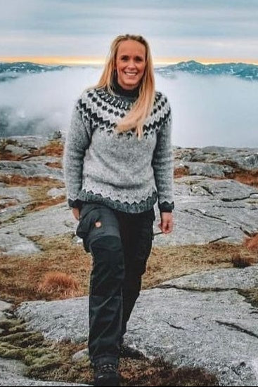 Hennie Icelandic Sweater Grey Women - Knitting Kit - The Icelandic Store