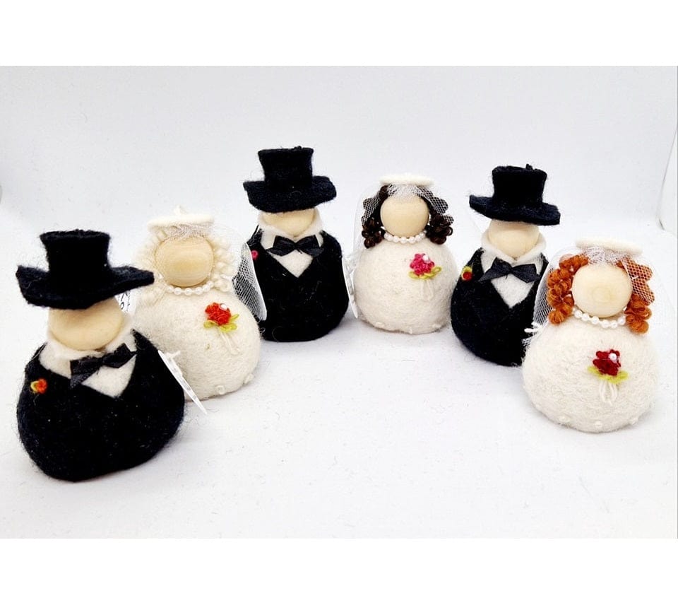 Felt wool Bride and Groom - Wedding Couple - The Icelandic Store