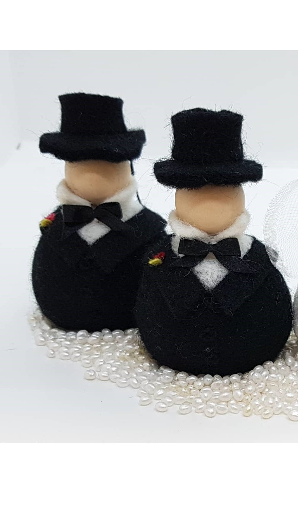 Felt wool Bride and Groom - Wedding Couple - The Icelandic Store