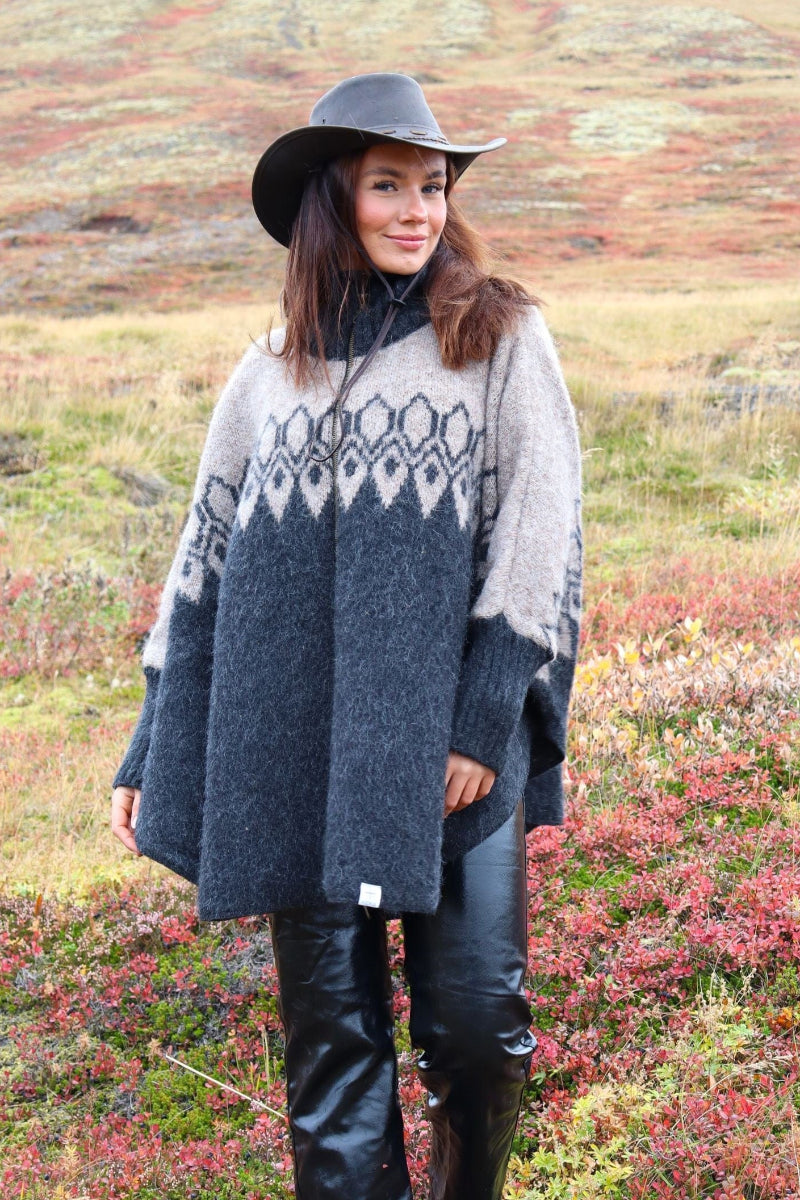 Funnel Neck Woolen Poncho Jacket Green  - Ísar - The Icelandic Store