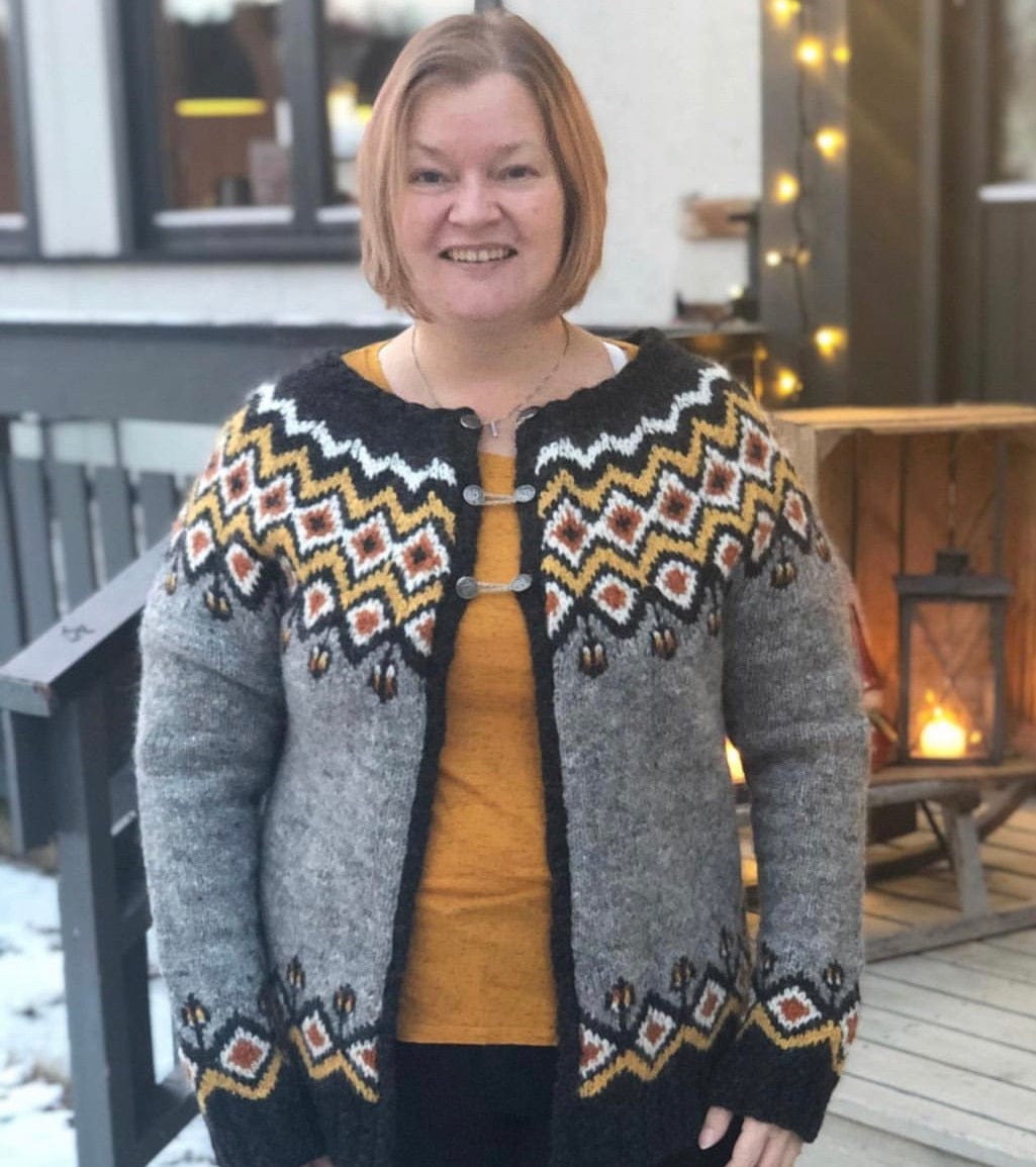 Jonsok  - Grey Heather Lettlopi wool cardigan - Knitting Kit - The Icelandic Store