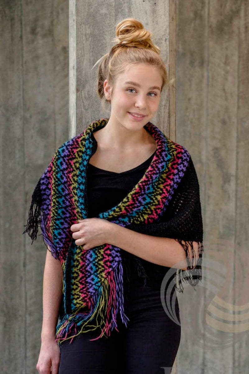 Kónn - Black Shawl with fringes Knitting Kit - The Icelandic Store