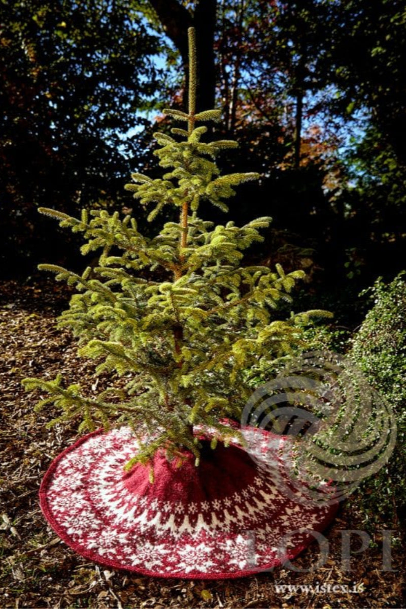 Jólaskjól - Christmas Tree Skirt - Knitting Kit - The Icelandic Store