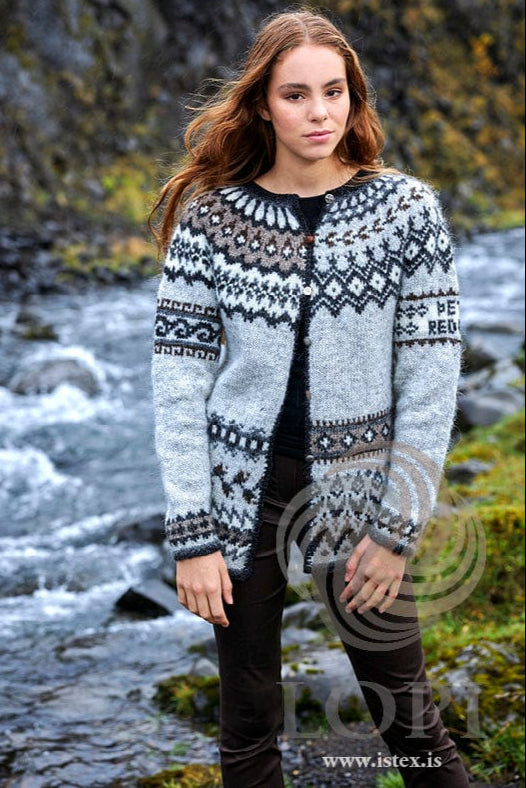 Ættarmót - Natural colored wool cardigan - Knitting Kit - The Icelandic Store