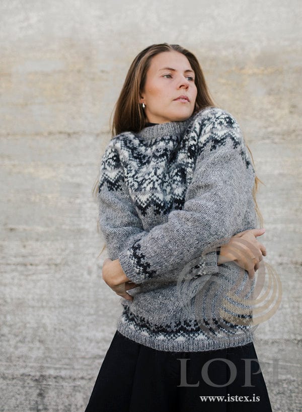 Fræ Icelandic sweater — light grey with a star and flower-bud yoke