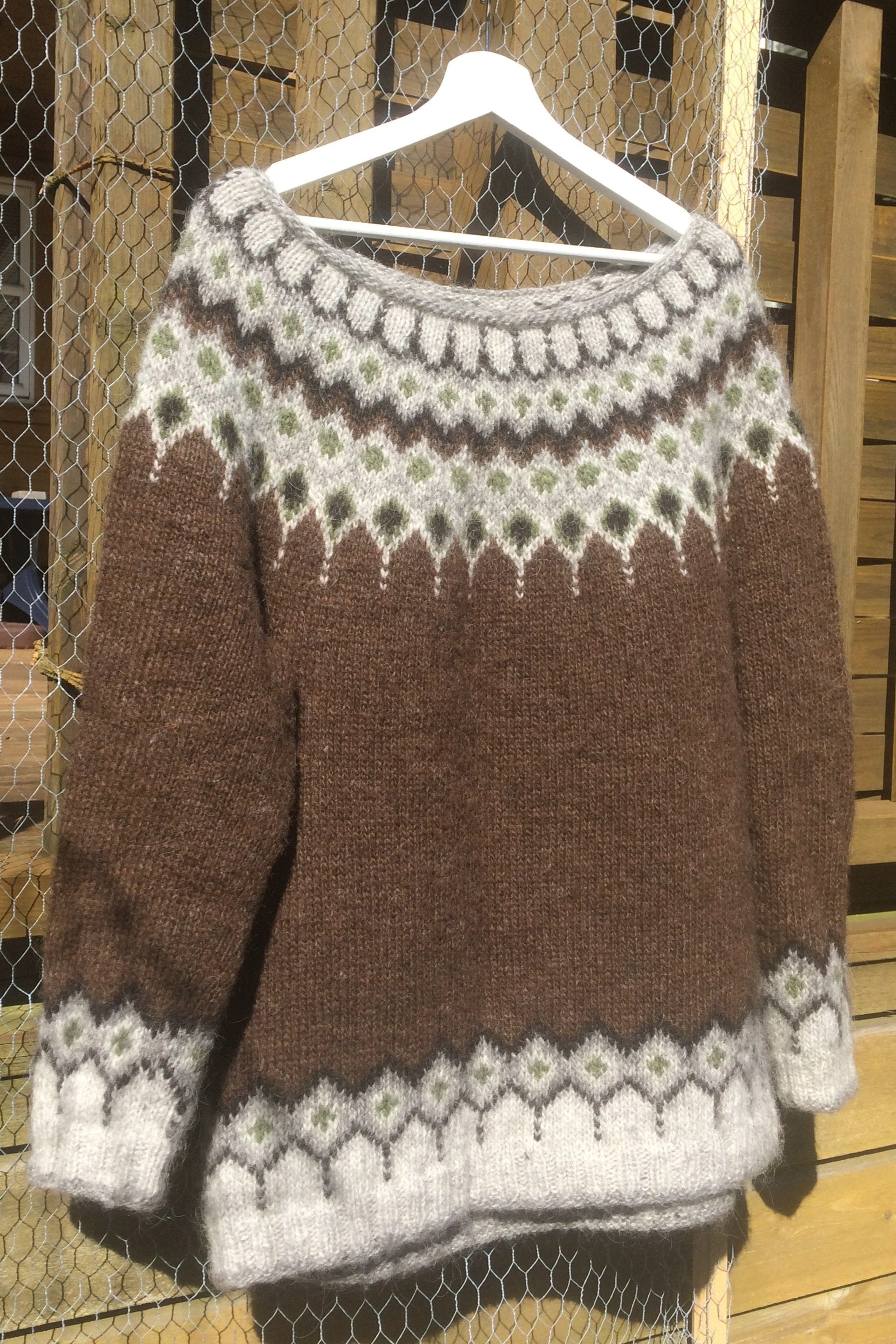 Cecilia Lettlopi Brown Wool sweater - Knitting Kit - The Icelandic Store