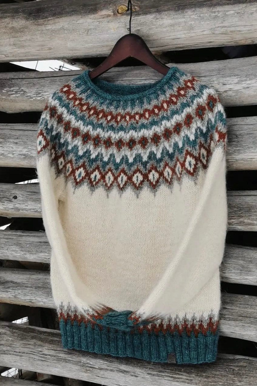 Margret White Lettlopi Wool sweater - Knitting Kit - The Icelandic Store