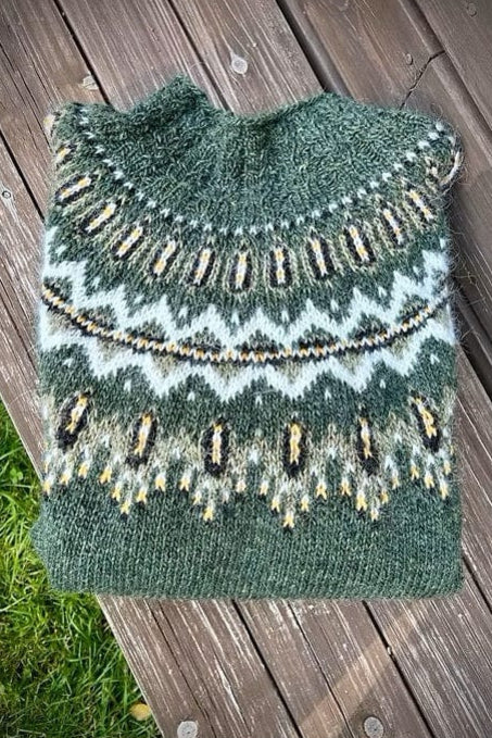 Meiko Green Icelandic sweater - Lettlopi Knitting Kit
