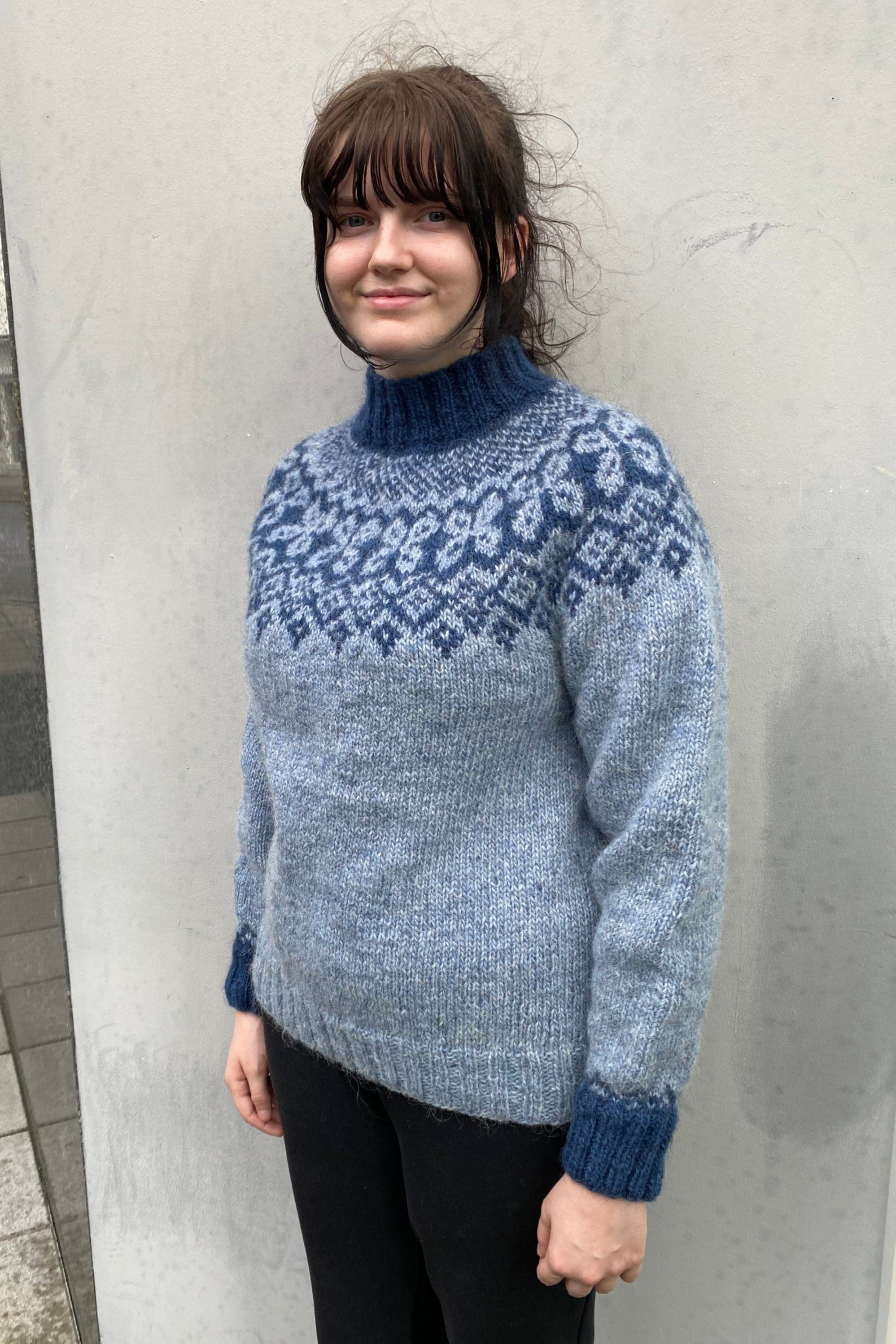 Paula Lettlopi Blue Wool Sweater - Knitting Kit - The Icelandic Store