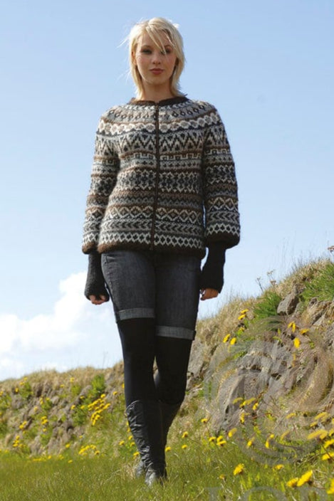 Saga - Natural colored wool sweater - Knitting Kit - The Icelandic Store