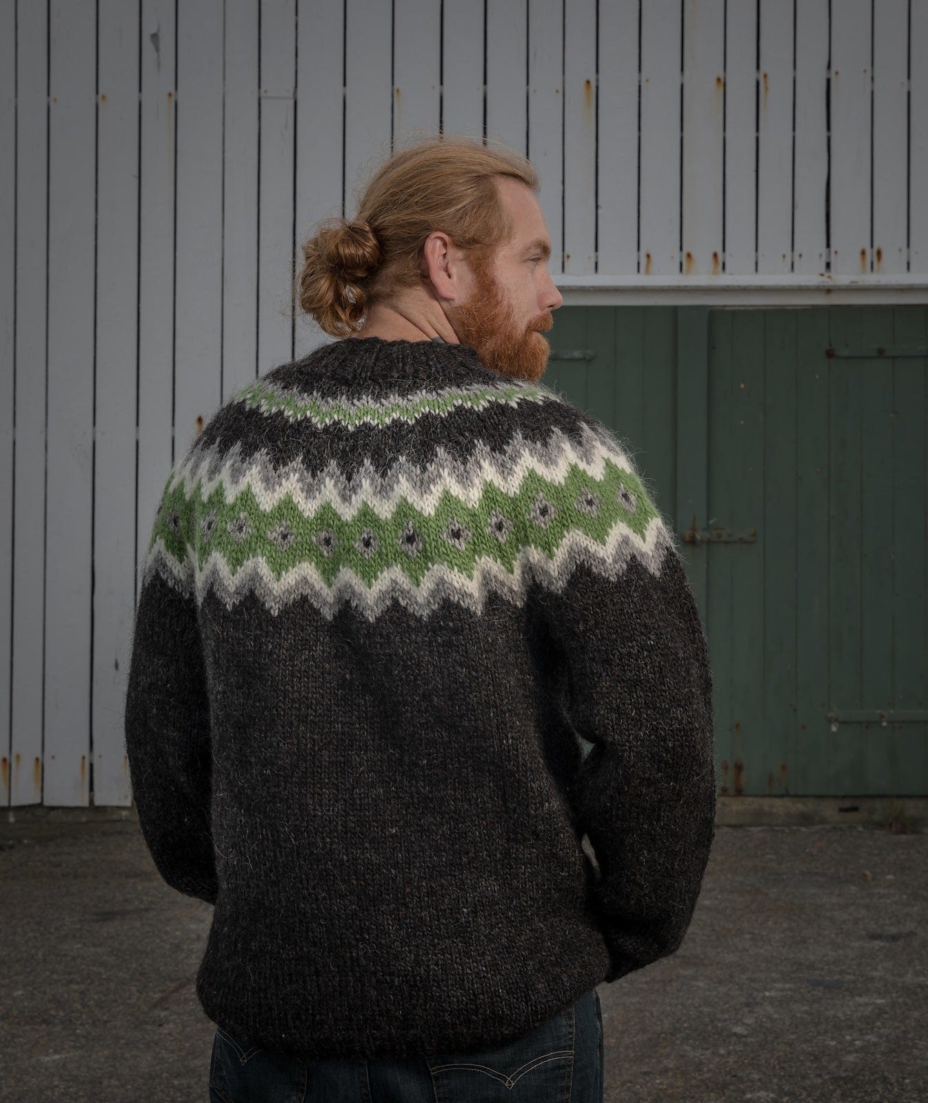 Vegi Black Wool Sweater  - Knitting Kit - The Icelandic Store