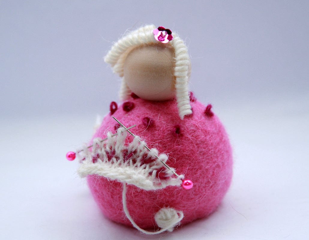 Felted wool Knitting Lady - Pink - The Icelandic Store