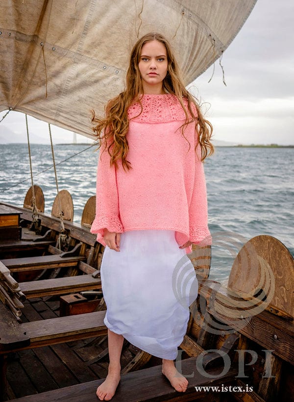 Askja sweater full length — loose fit, back longer than the front