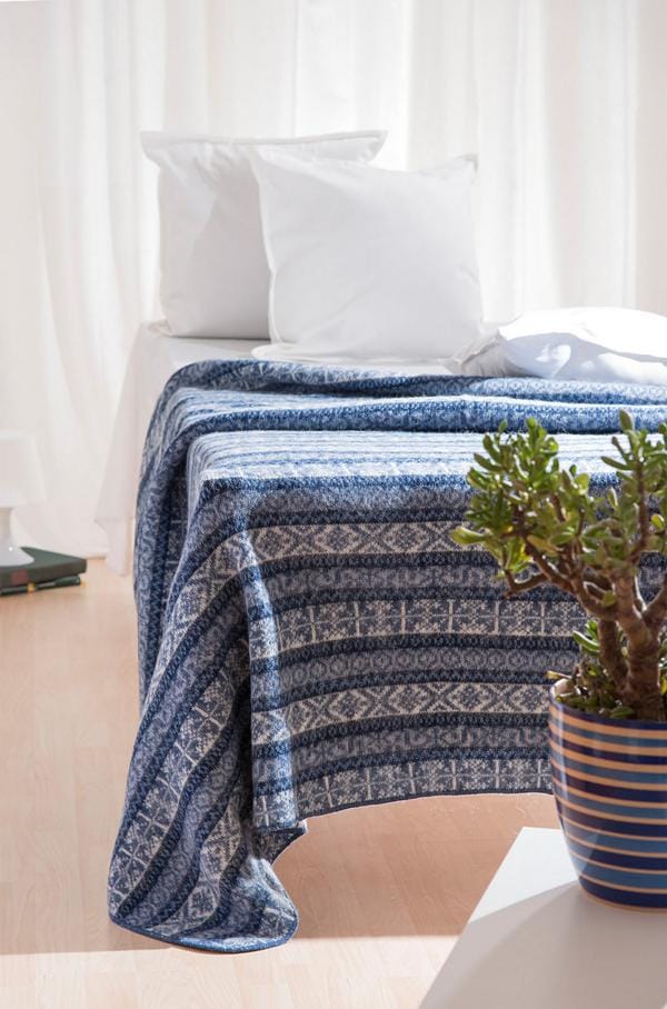 Icelandic Wool Blanket - “Lækur“