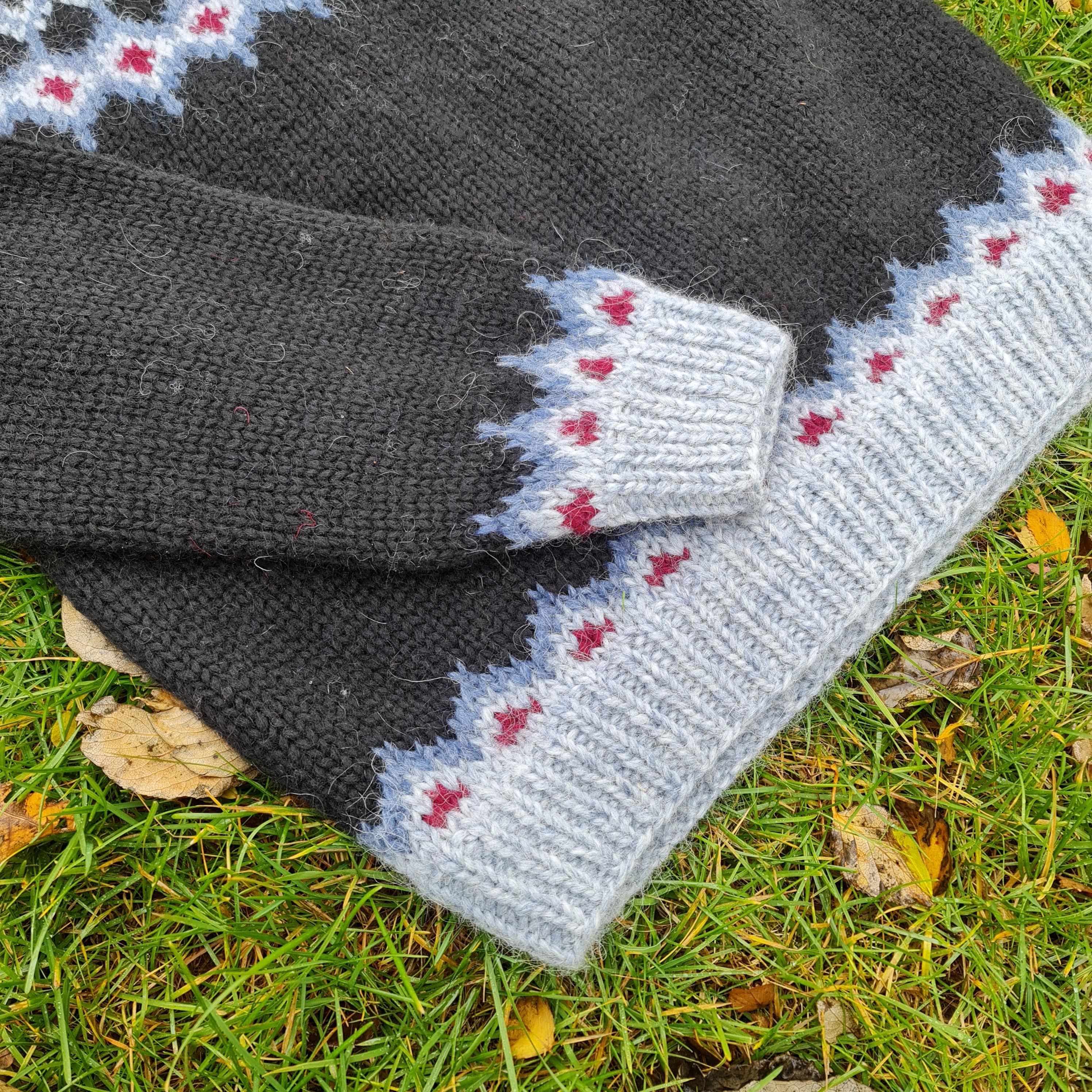 Svartálfur - Icelandic Sweater - Black - icelandicstore.is