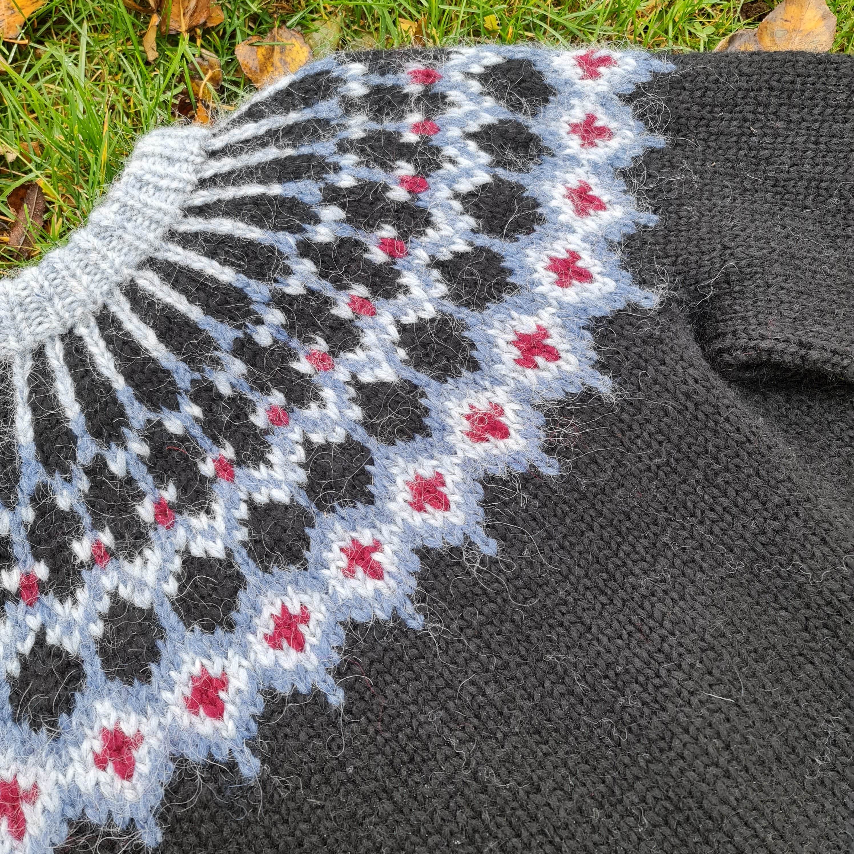 Svartálfur - Icelandic Sweater - Black - icelandicstore.is