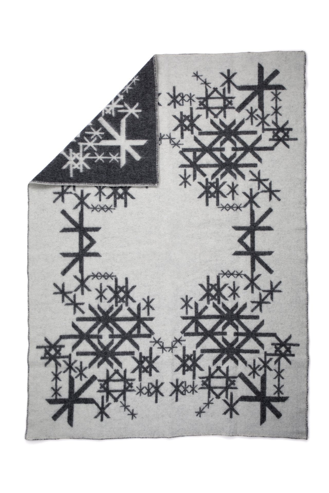 Nordic Strength wool blanket - Dark grey - icelandicstore.is