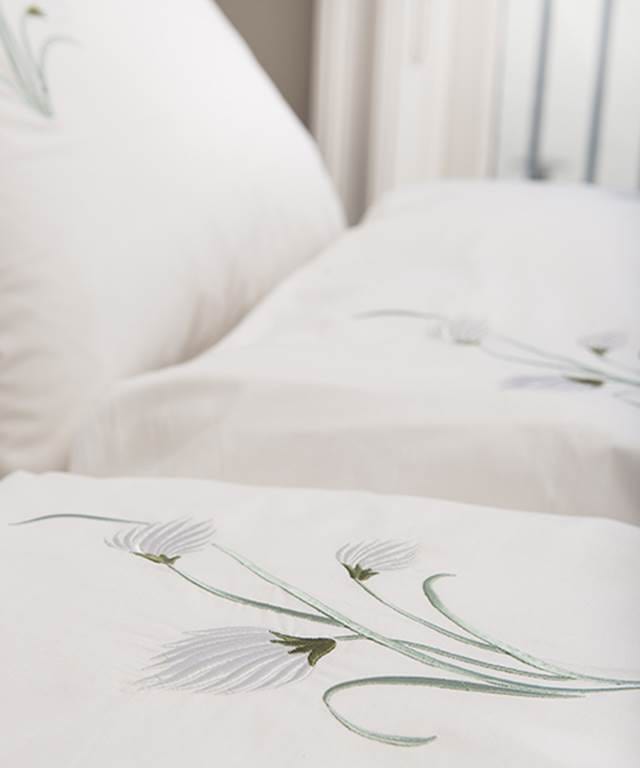 Fífa - Arctic Cotton Grass Cotton Bedding Set - The Icelandic Store