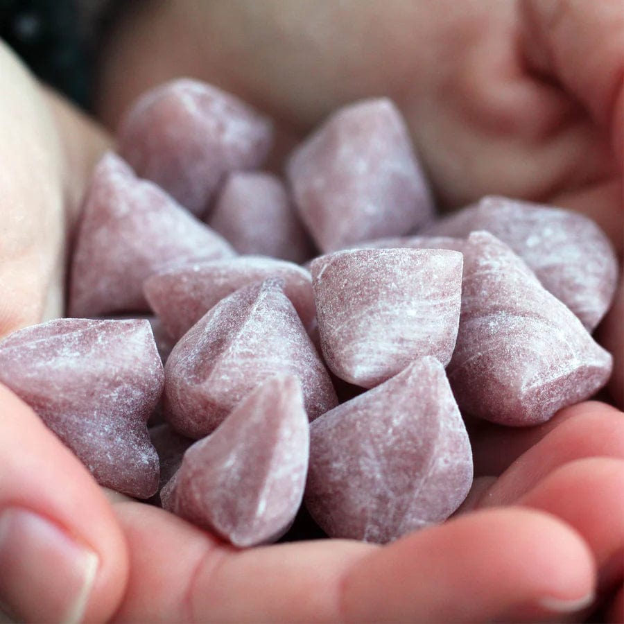 Handcrafted hard candy with Arctic Thyme and Blueberry flavor - The Icelandic Store