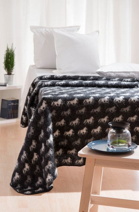 Kidka Wool blanket from Iceland with horse pattern. Bedding set