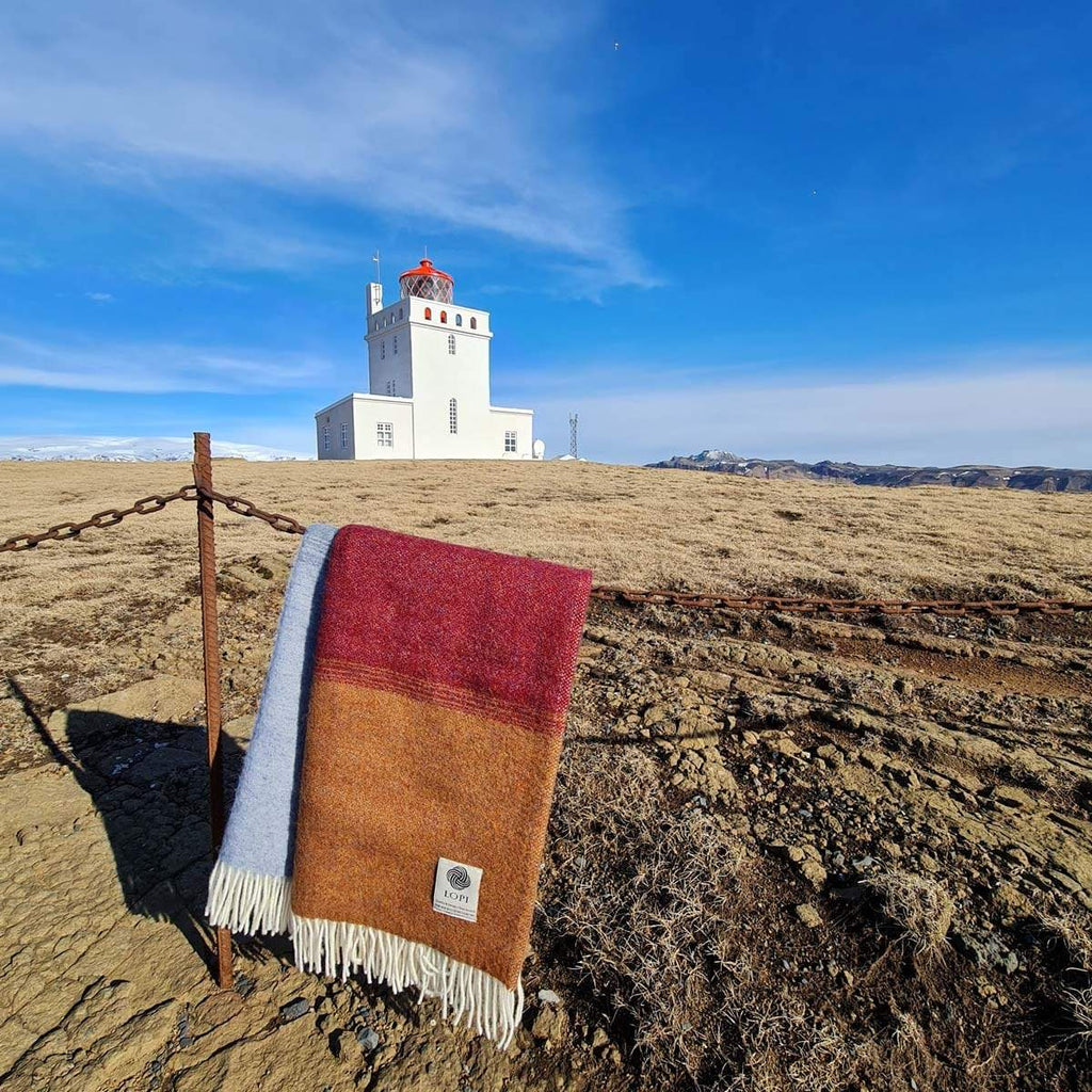 Icelandic Blanket Húm 1070 The Icelandic Store