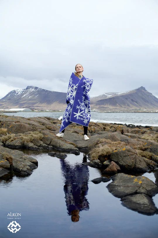 Nordic Strength wool blanket - Royal blue - The Icelandic Store