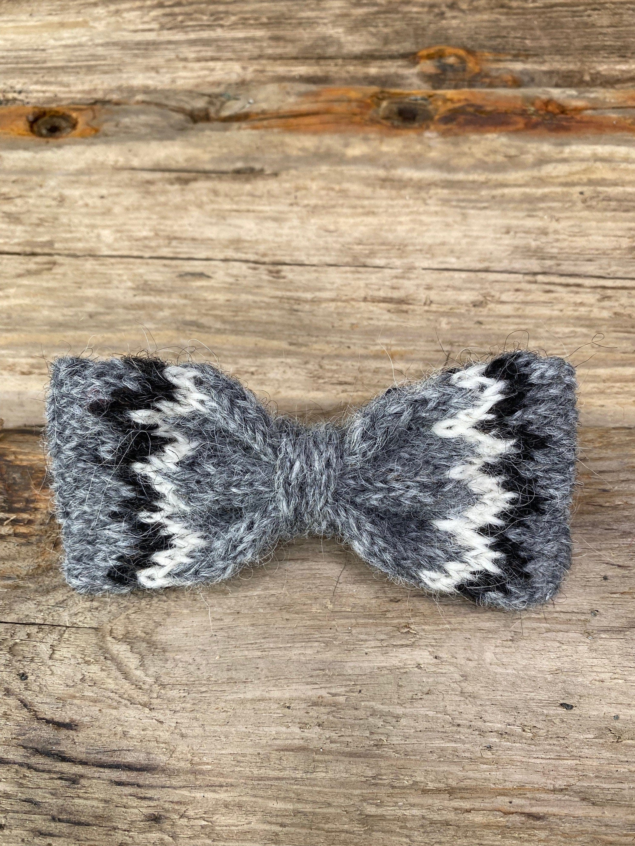 Knitted Wool Bow Tie - Plum Heather - The Icelandic Store
