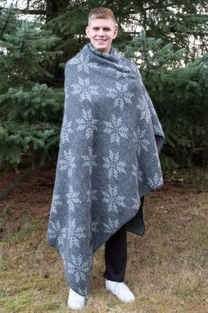 Icelandic Blanket - Grey Eight Petalled Rose Flower