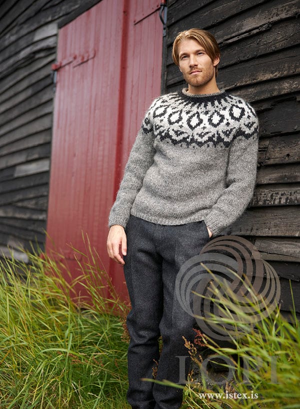 Jóker Knitting pattern | Álafosslopi yoke sweater
