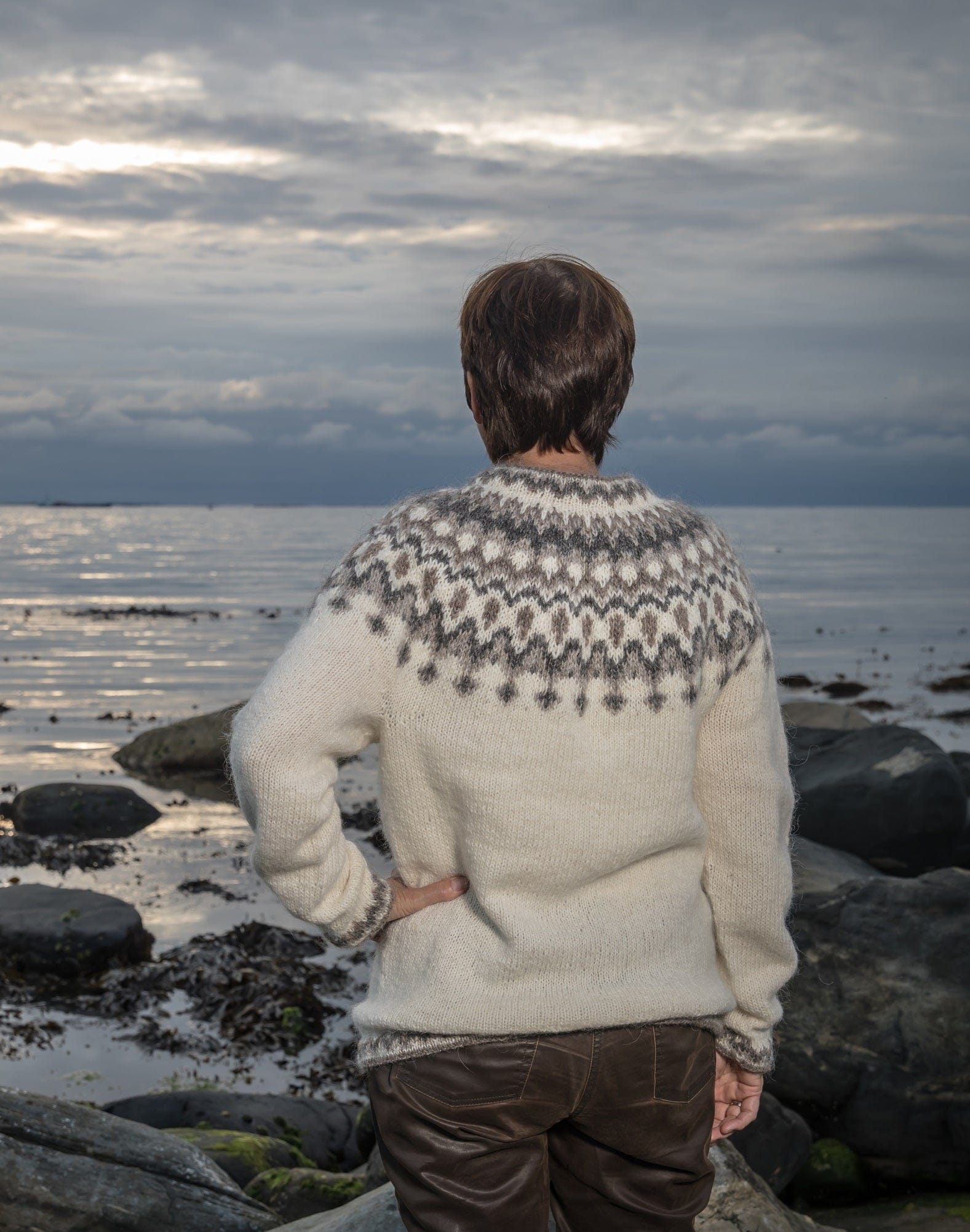 Linn Lettlopi White Wool sweater - Knitting Kit - The Icelandic Store