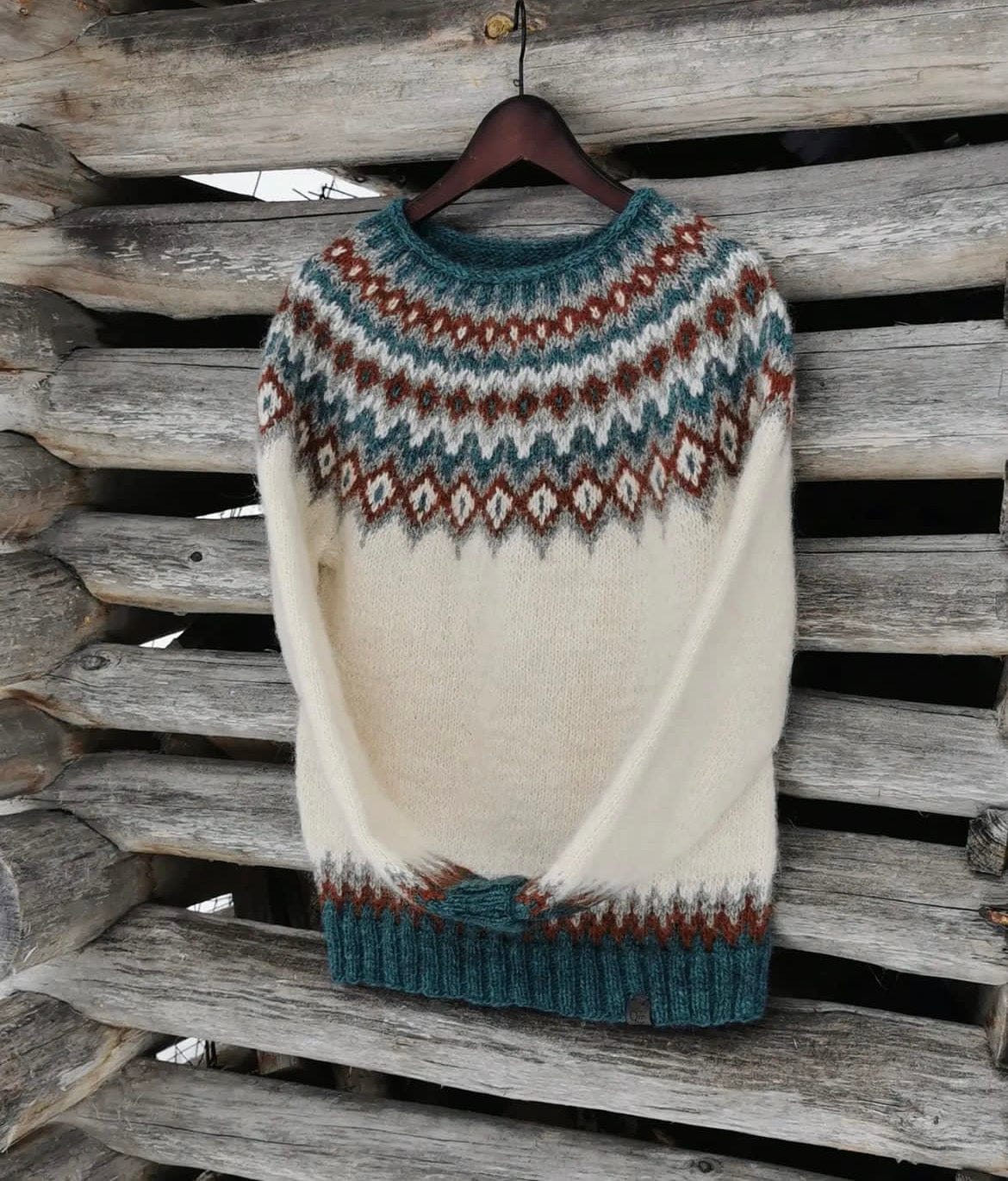 Margret White Lettlopi Wool sweater - Knitting Kit - The Icelandic Store