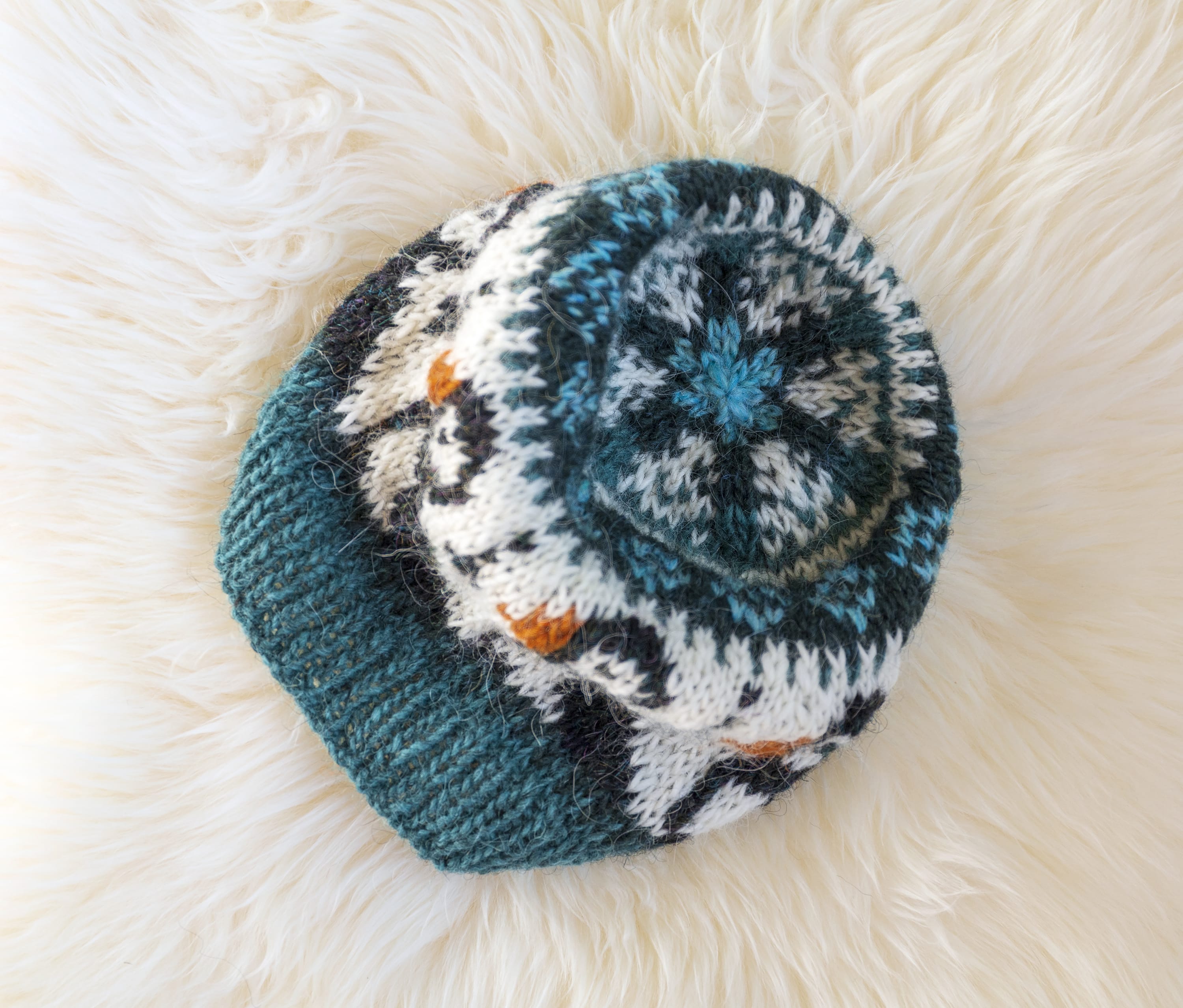 Puffin Hat — Knitting Kit