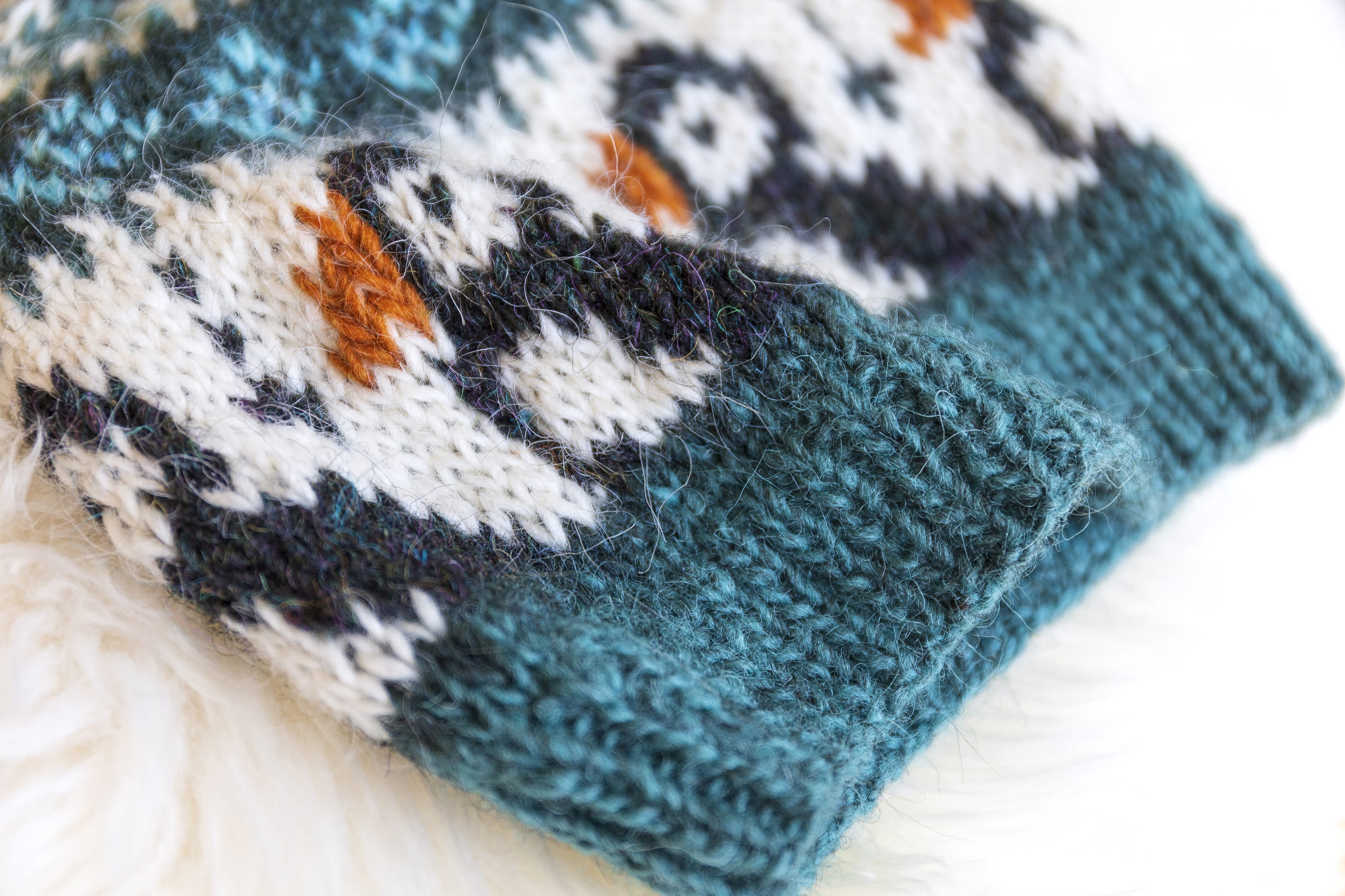 Puffin Hat — Knitting Kit