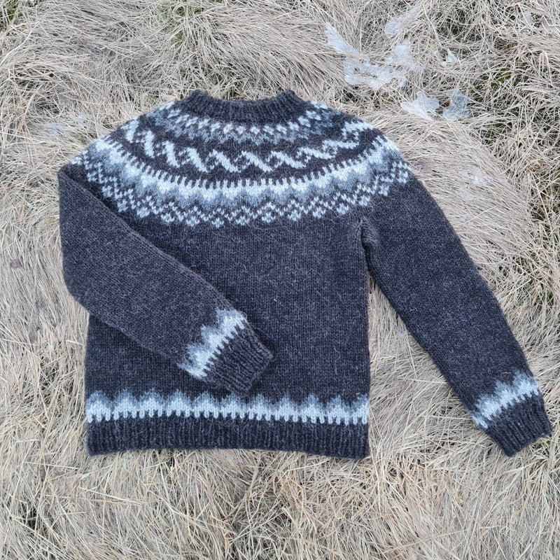 Rjúpa  - Icelandic Woman Sweater - Black Heather - The Icelandic Store