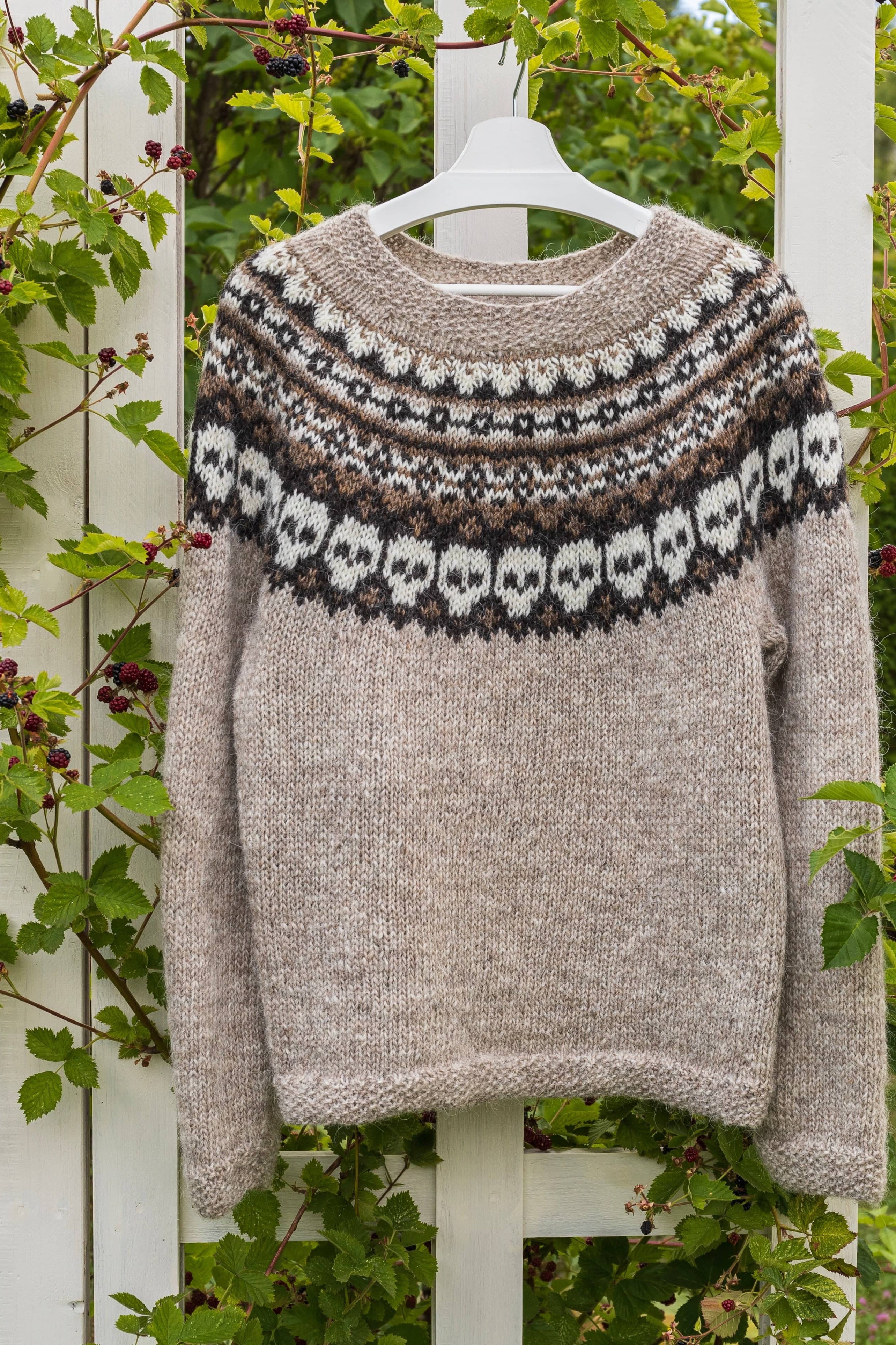 トップス LHP skull pattern Cowichan Knit Skull Lopapeysa Knitting Kit