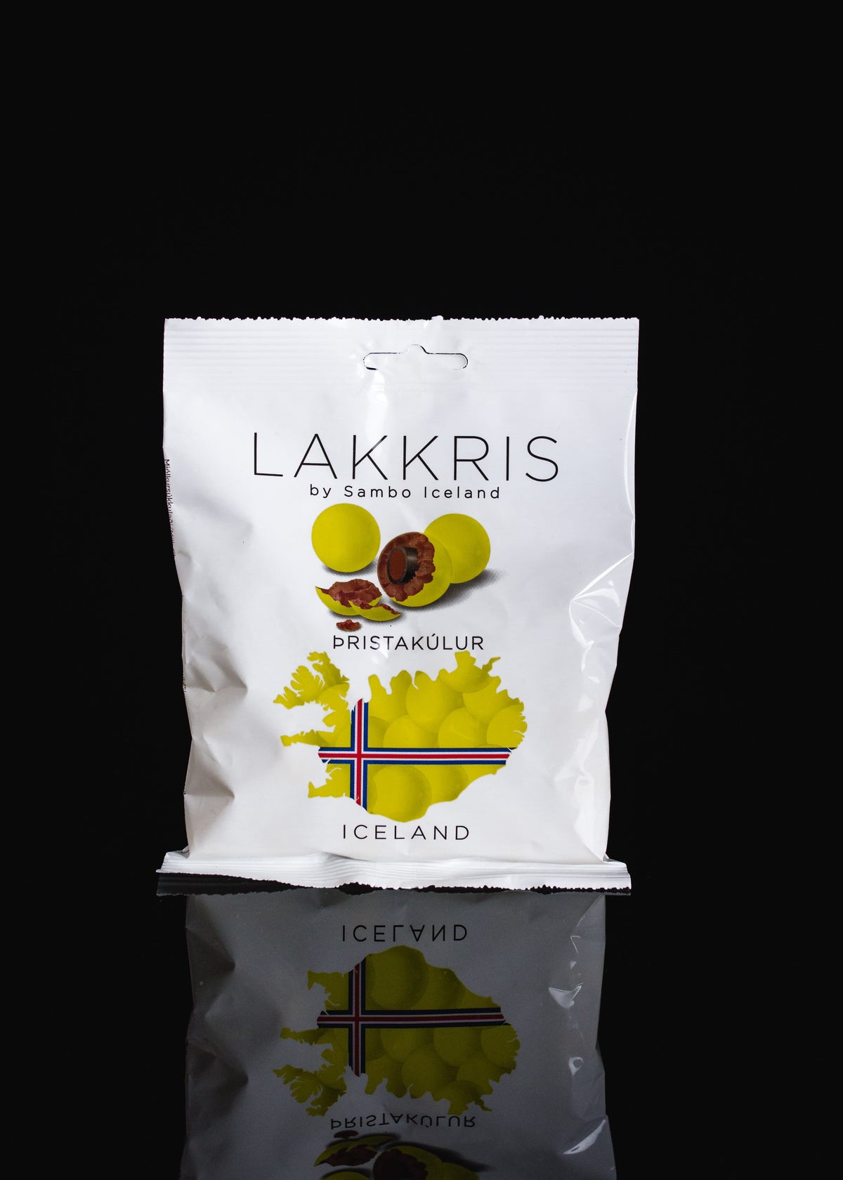 Sambó Þristakúlur bag – Icelandic chocolate balls with caramel and liquorice filling