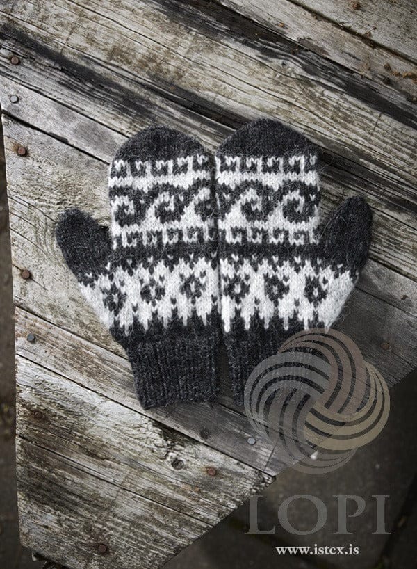 Krókur mittens in black heather Léttlopi with a light ash hook pattern